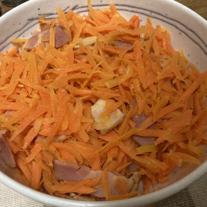 ニンジンイタメターノ